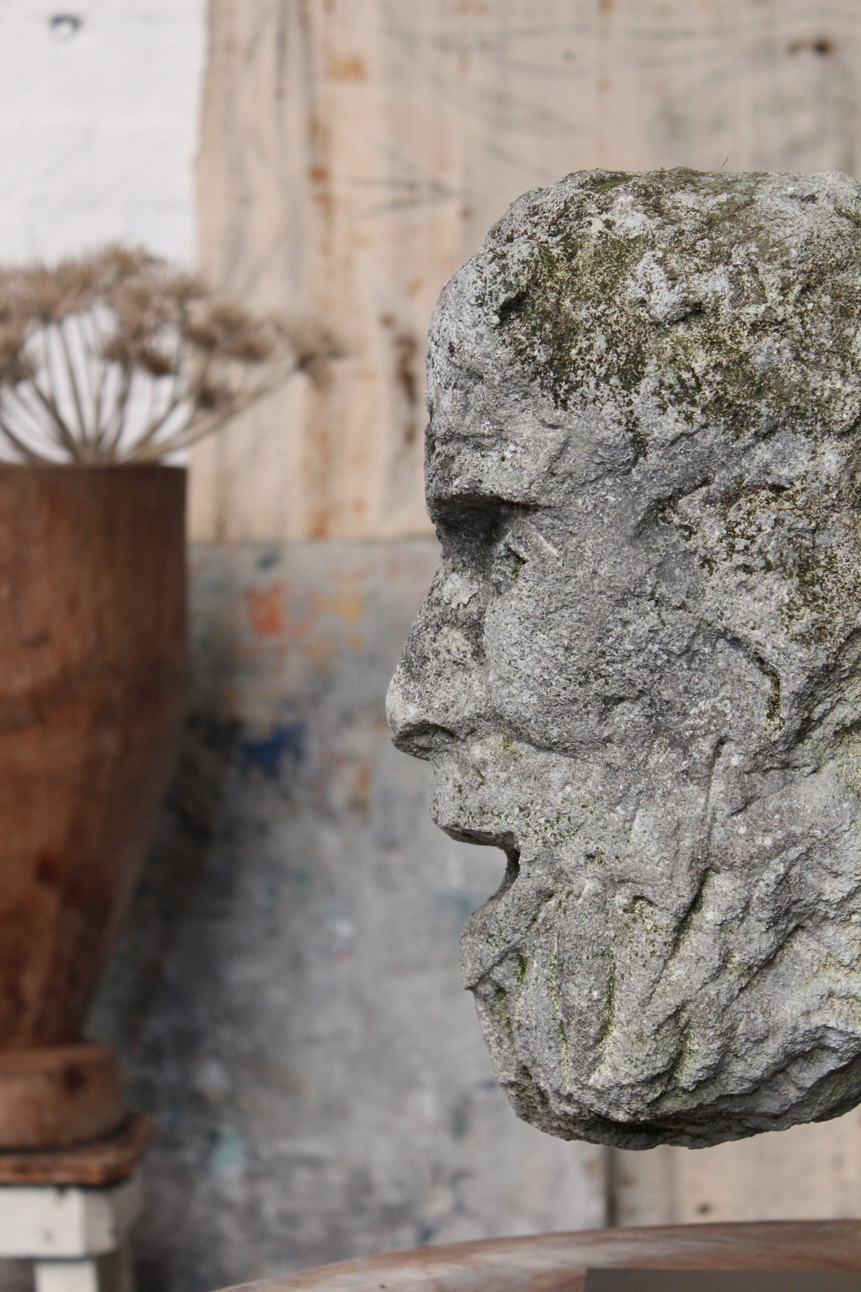 Oud stenen beeld Oud stenen beeld