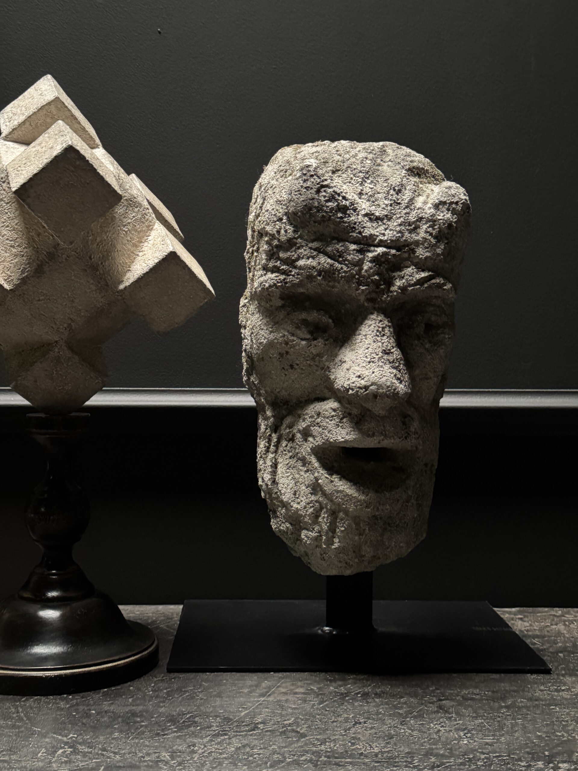 Oud stenen beeld Oud stenen beeld