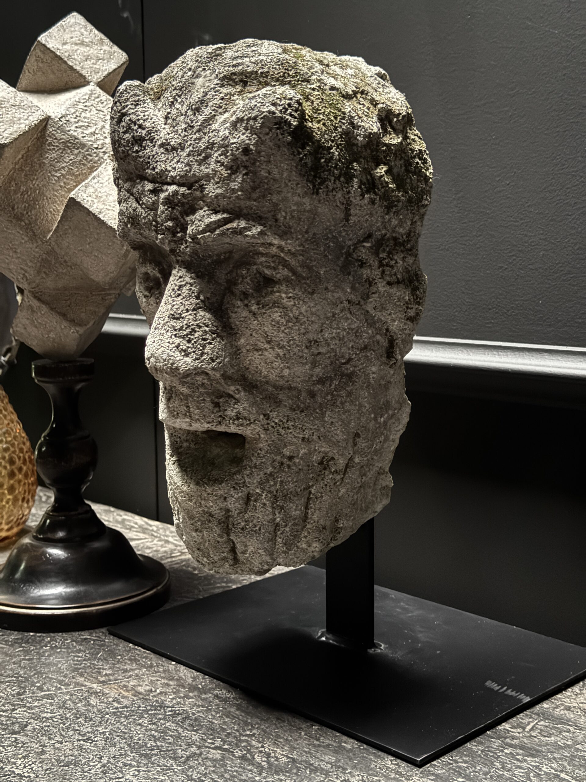 Oud stenen beeld Oud stenen beeld