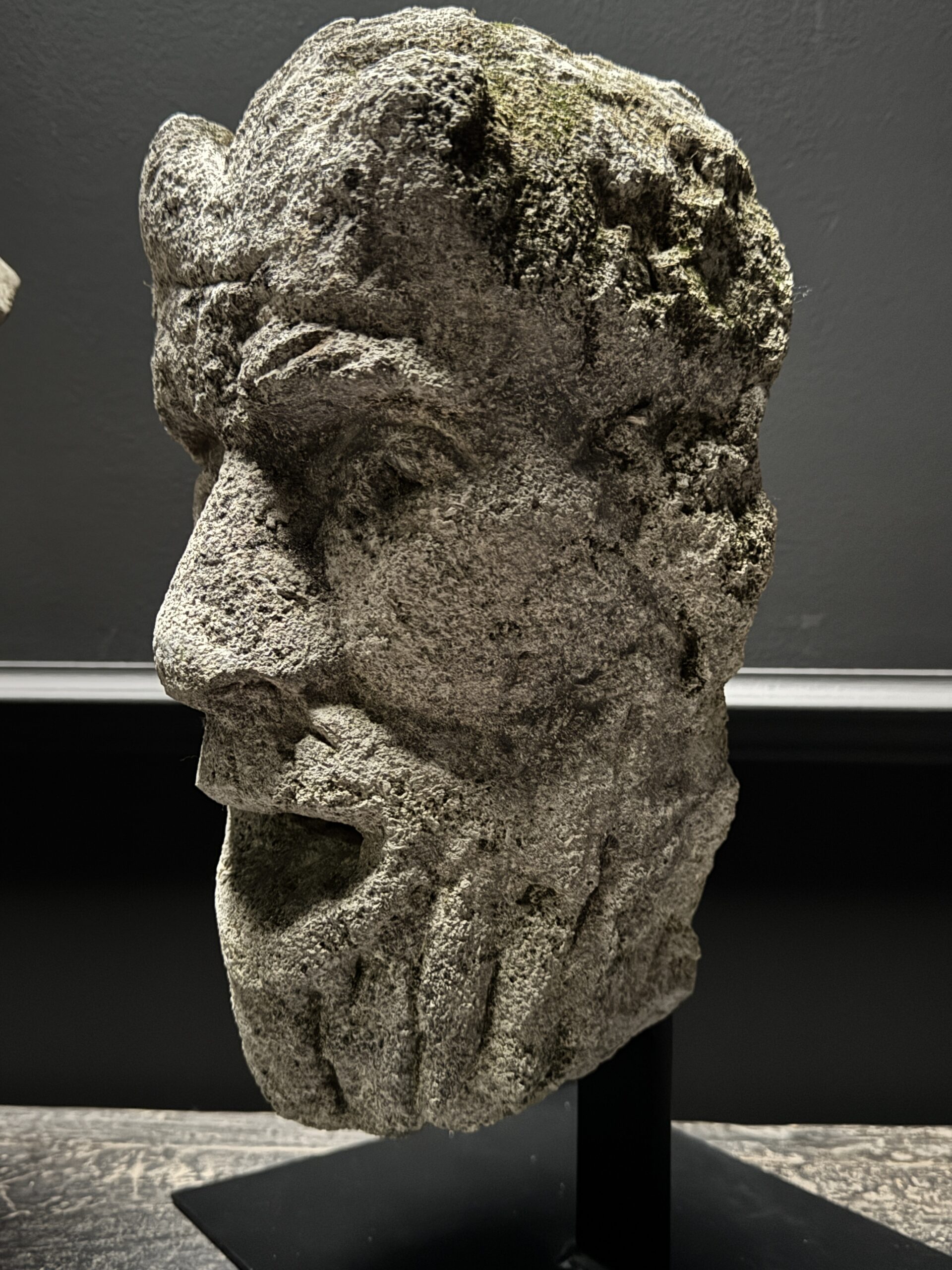 Oud stenen beeld Oud stenen beeld