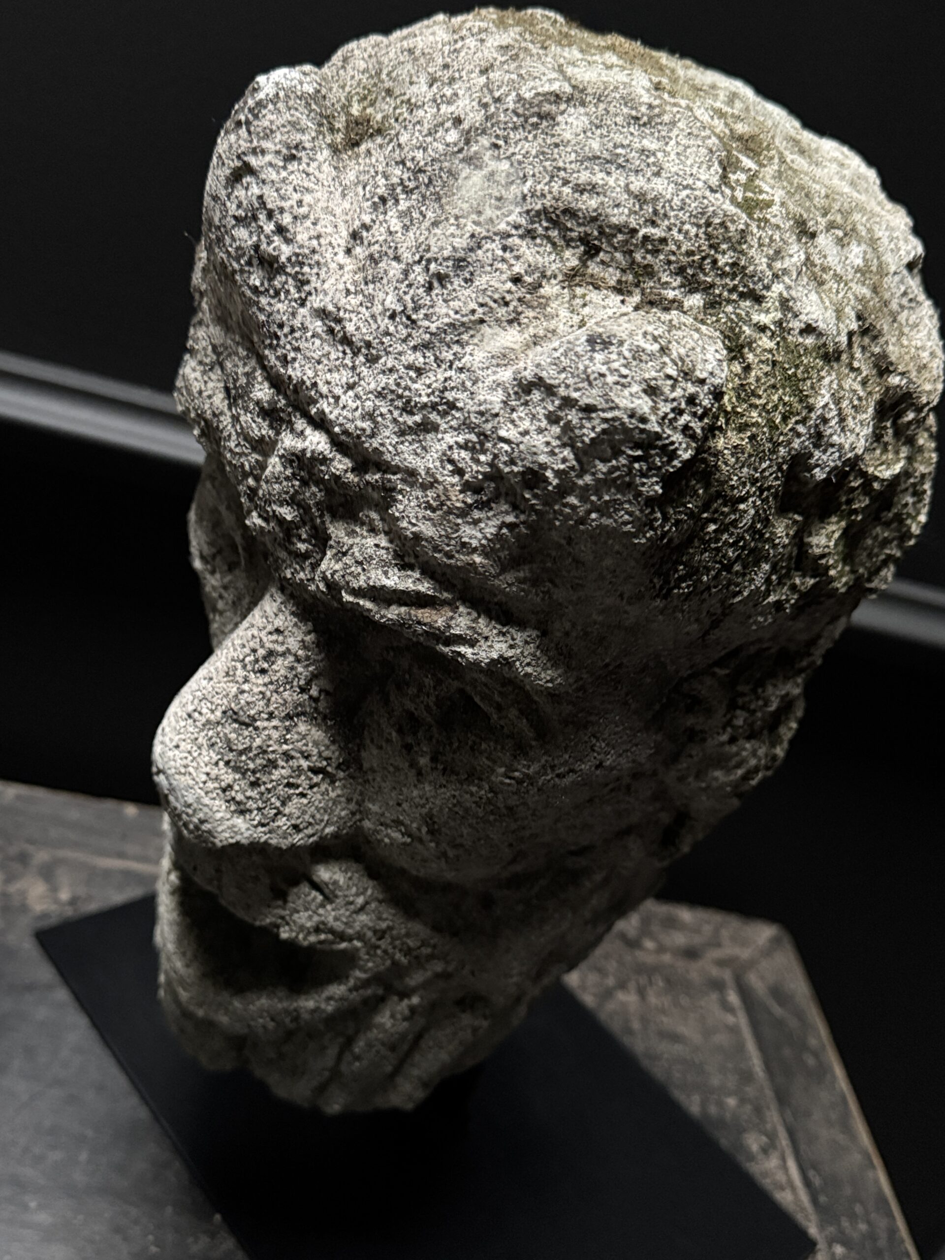 Oud stenen beeld Oud stenen beeld