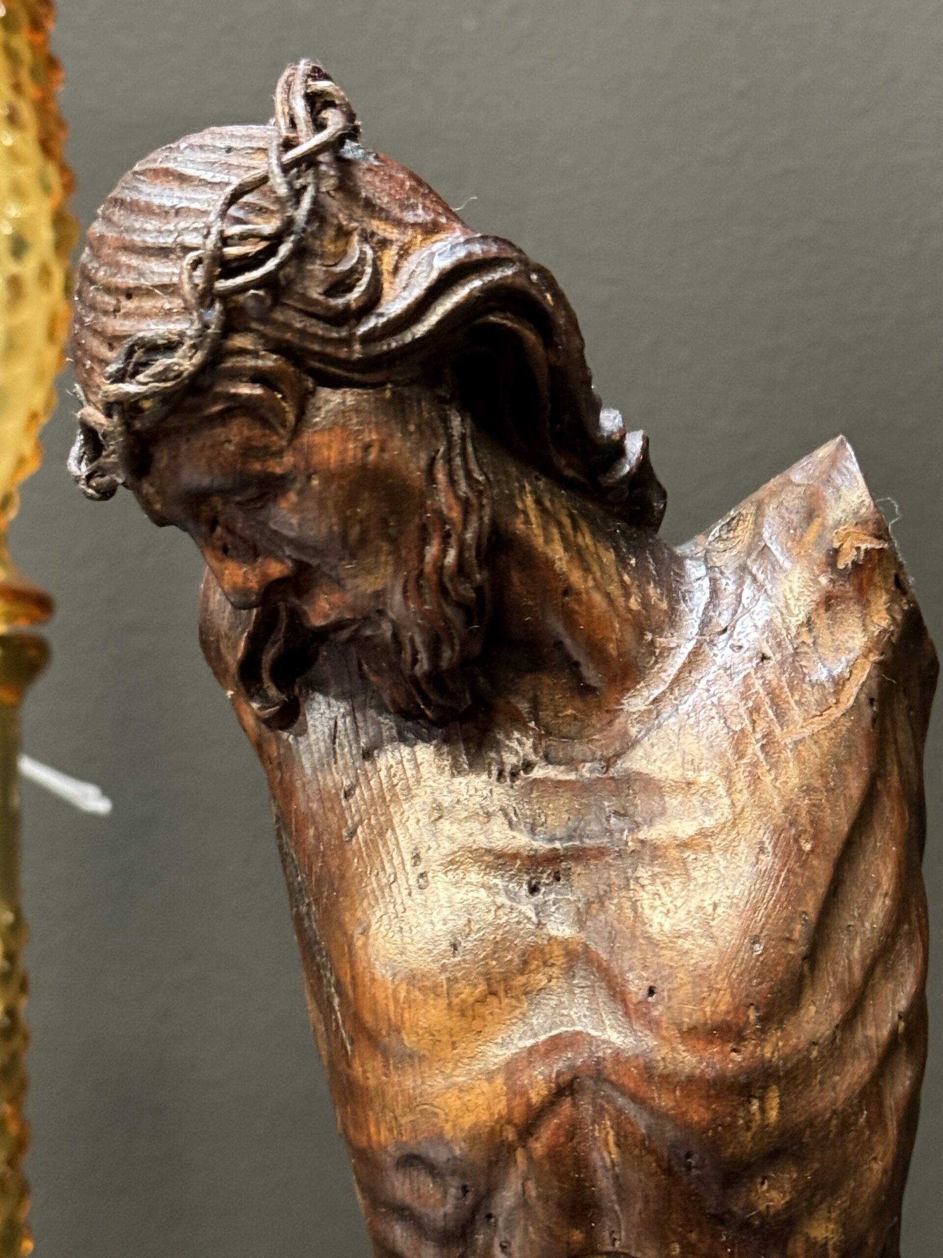 Antiq19e-eeuws handgesneden houten Corpus Christi Antiq19e-eeuws handgesneden houten Corpus Christi