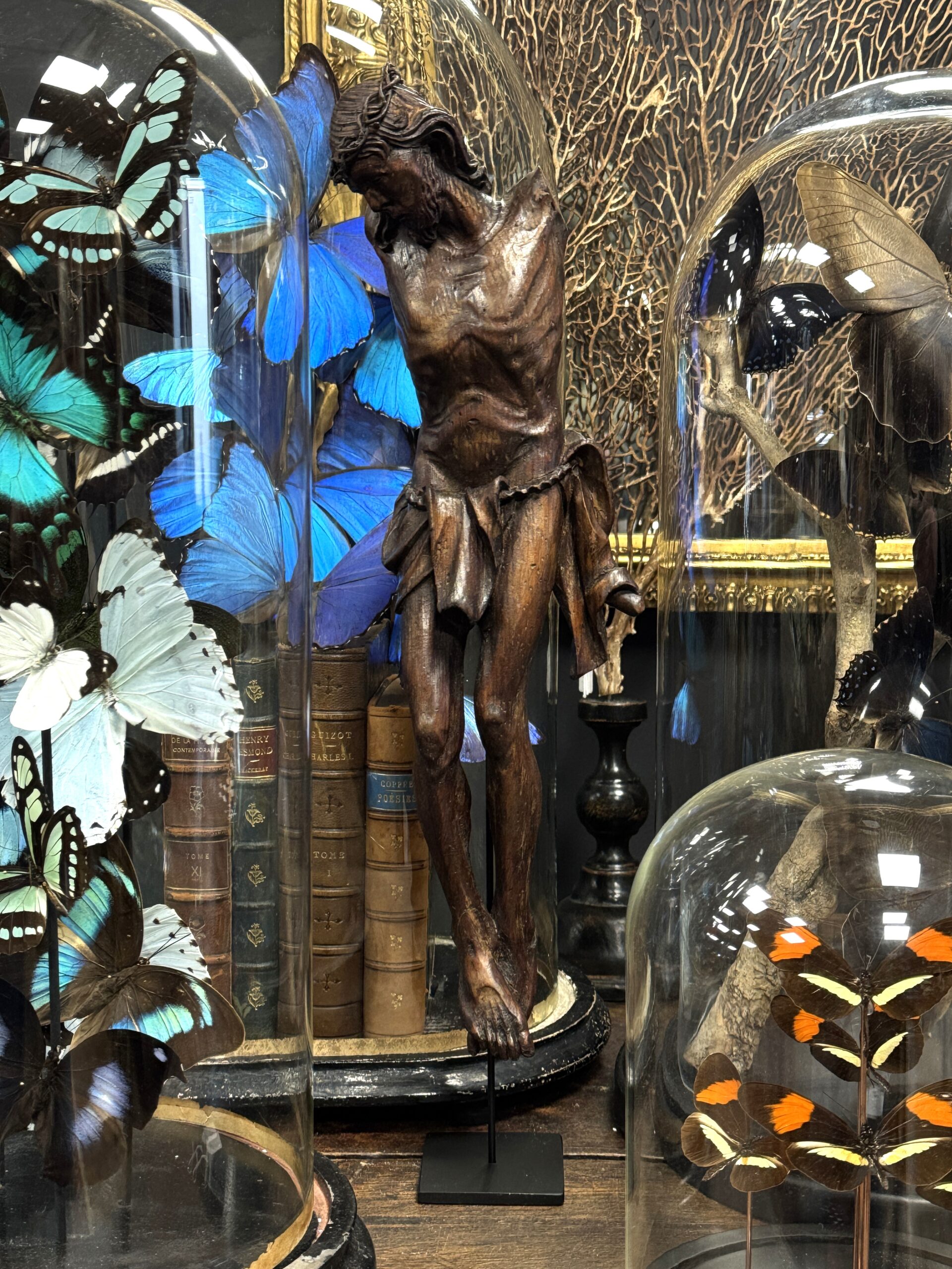 Antiq19e-eeuws handgesneden houten Corpus Christi Antiq19e-eeuws handgesneden houten Corpus Christi