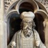 19e eeuws kalkstenen beeld 19e eeuws kalkstenen beeld