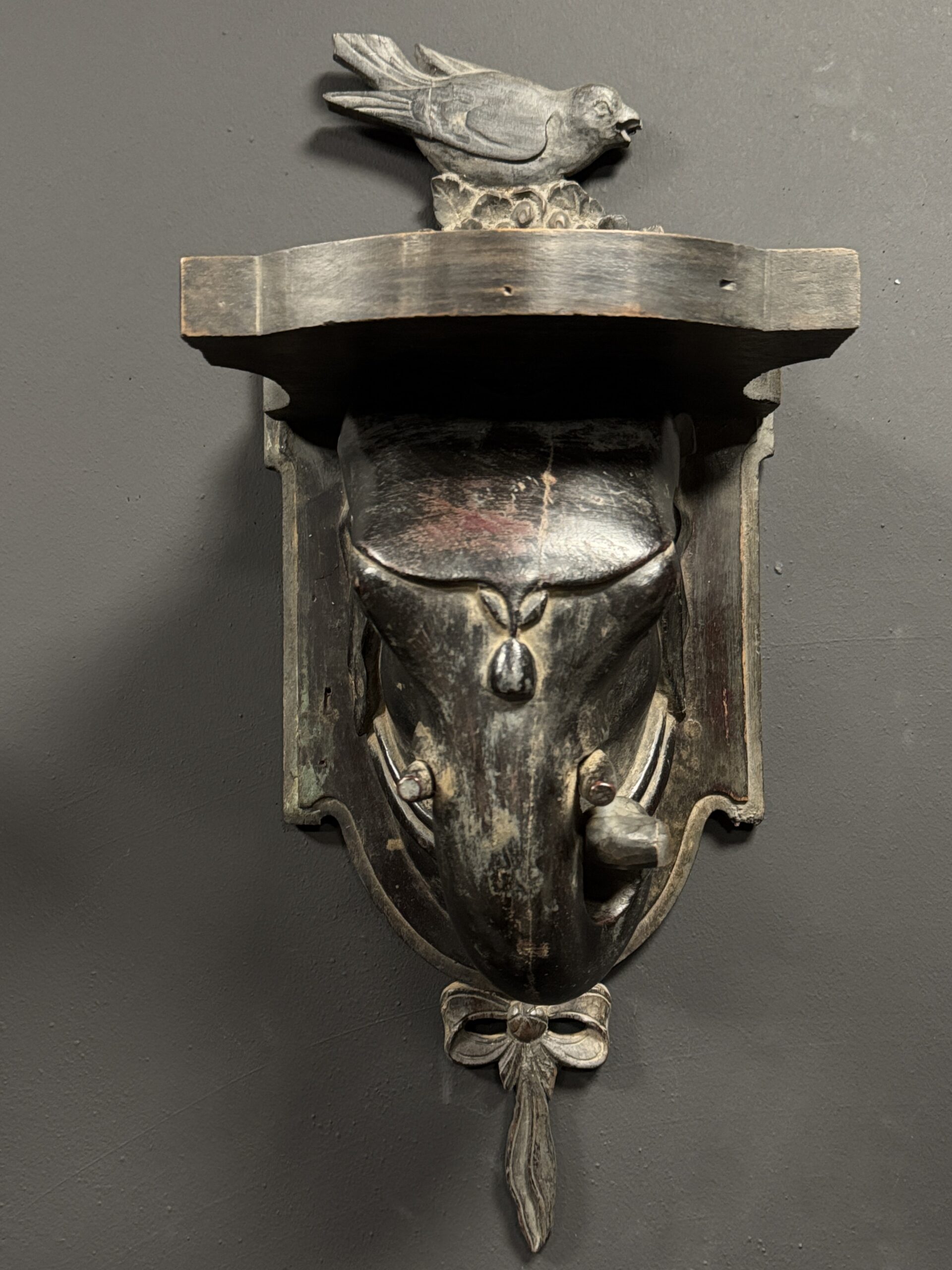 Set van 2 antieke houten olifantenkoppen Set van 2 antieke houten olifantenkoppen