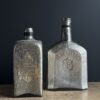 Set van 2 antieke decoratieve flessen