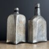 Set van 2 antieke decoratieve flessen
