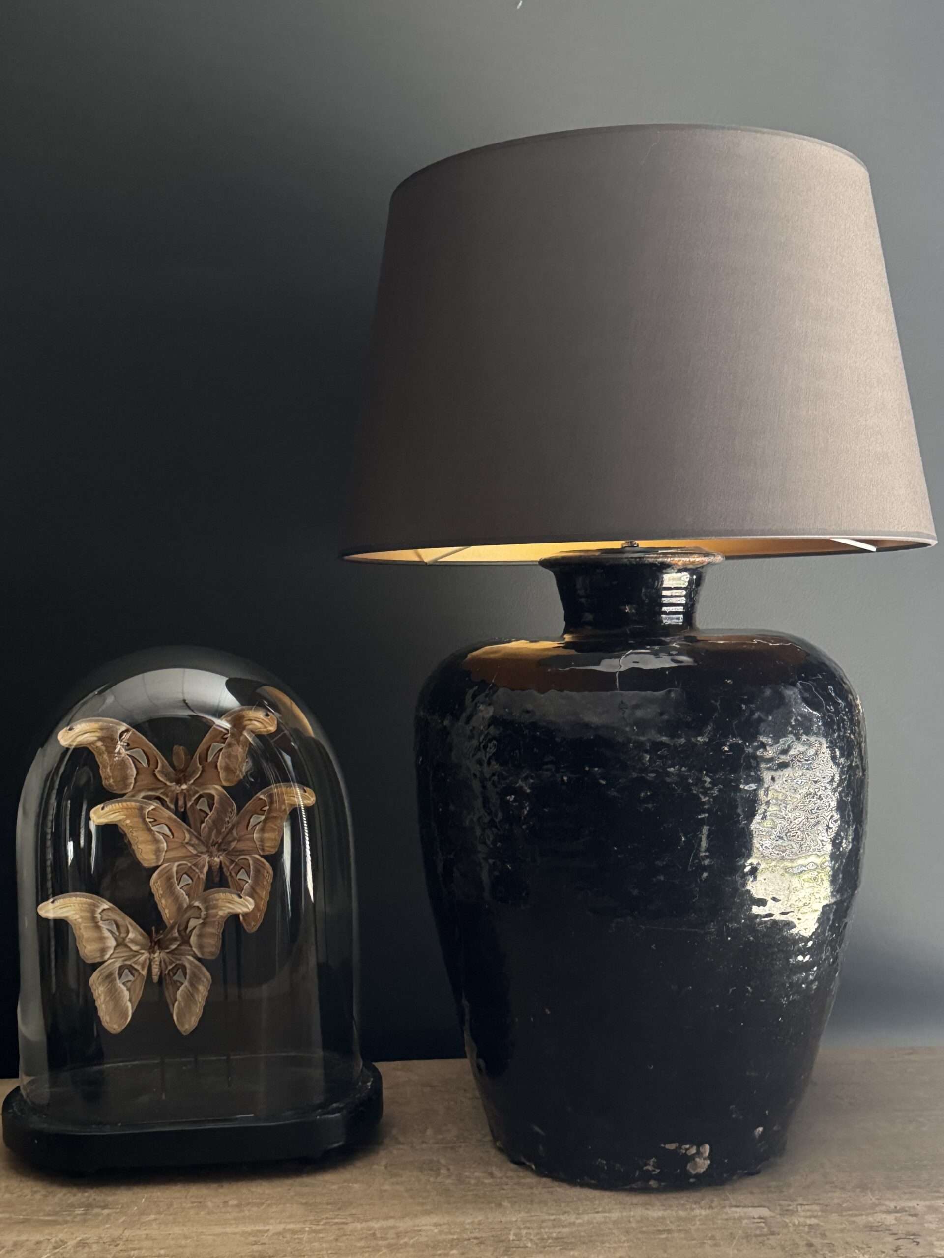 Zwart geglazuurde potlampen Zwart geglazuurde potlampen