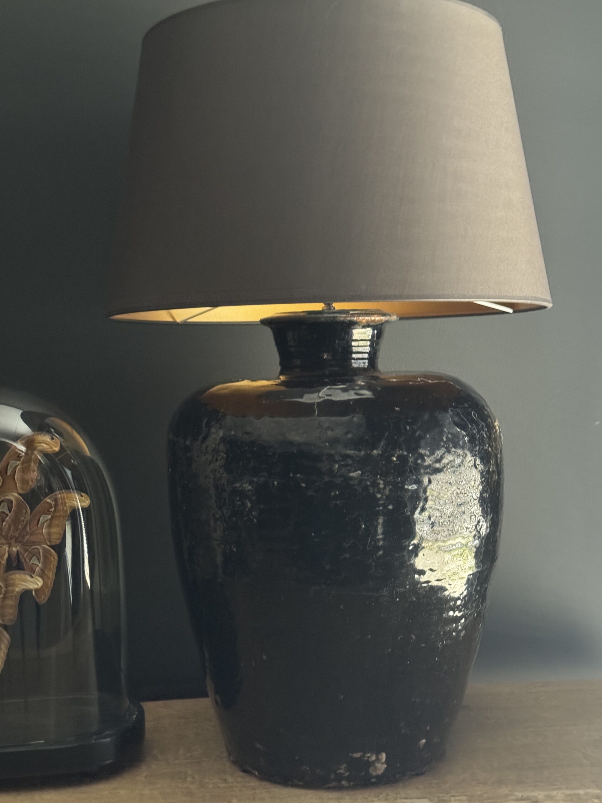 Zwart geglazuurde potlampen Zwart geglazuurde potlampen