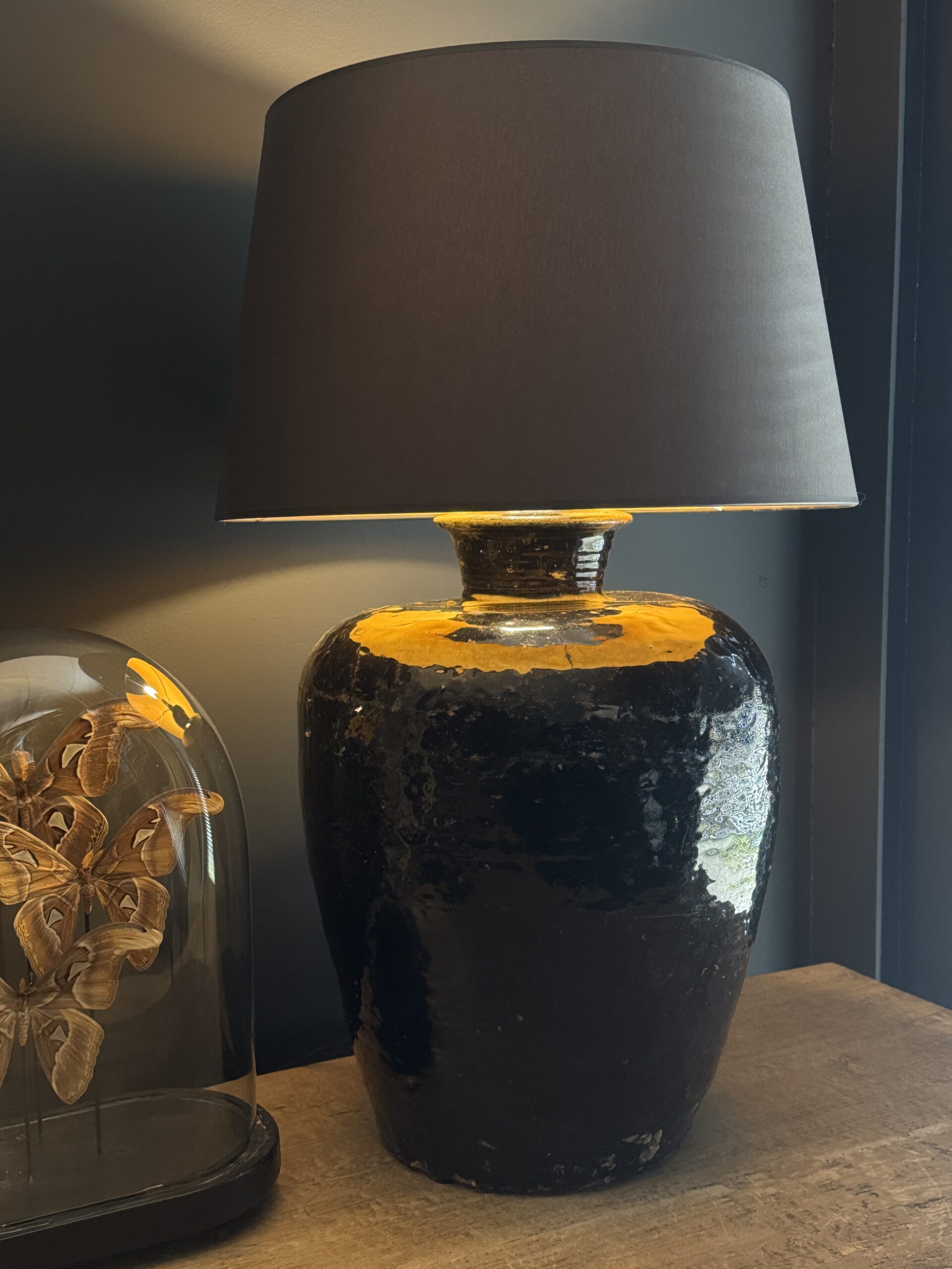 Zwart geglazuurde potlampen Zwart geglazuurde potlampen