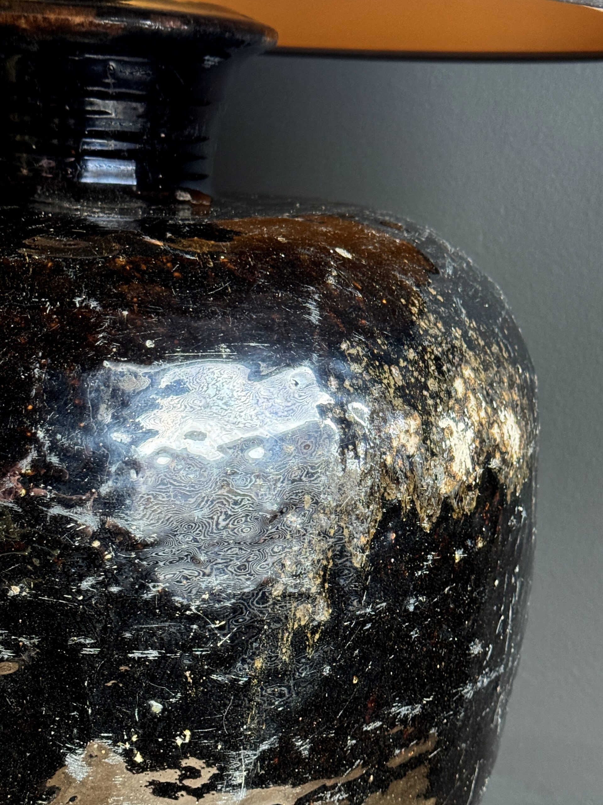 Zwart geglazuurde potlampen Zwart geglazuurde potlampen