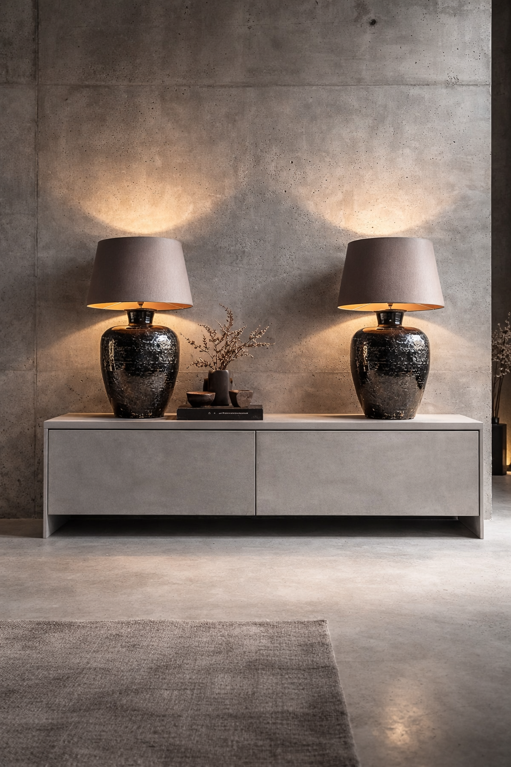 Zwart geglazuurde potlampen