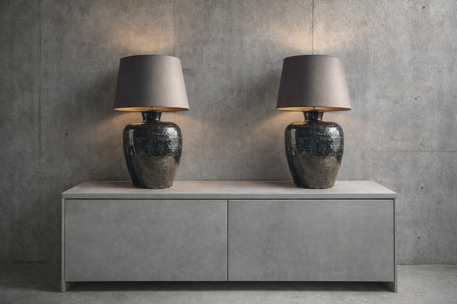 Zwart geglazuurde potlampen Zwart geglazuurde potlampen