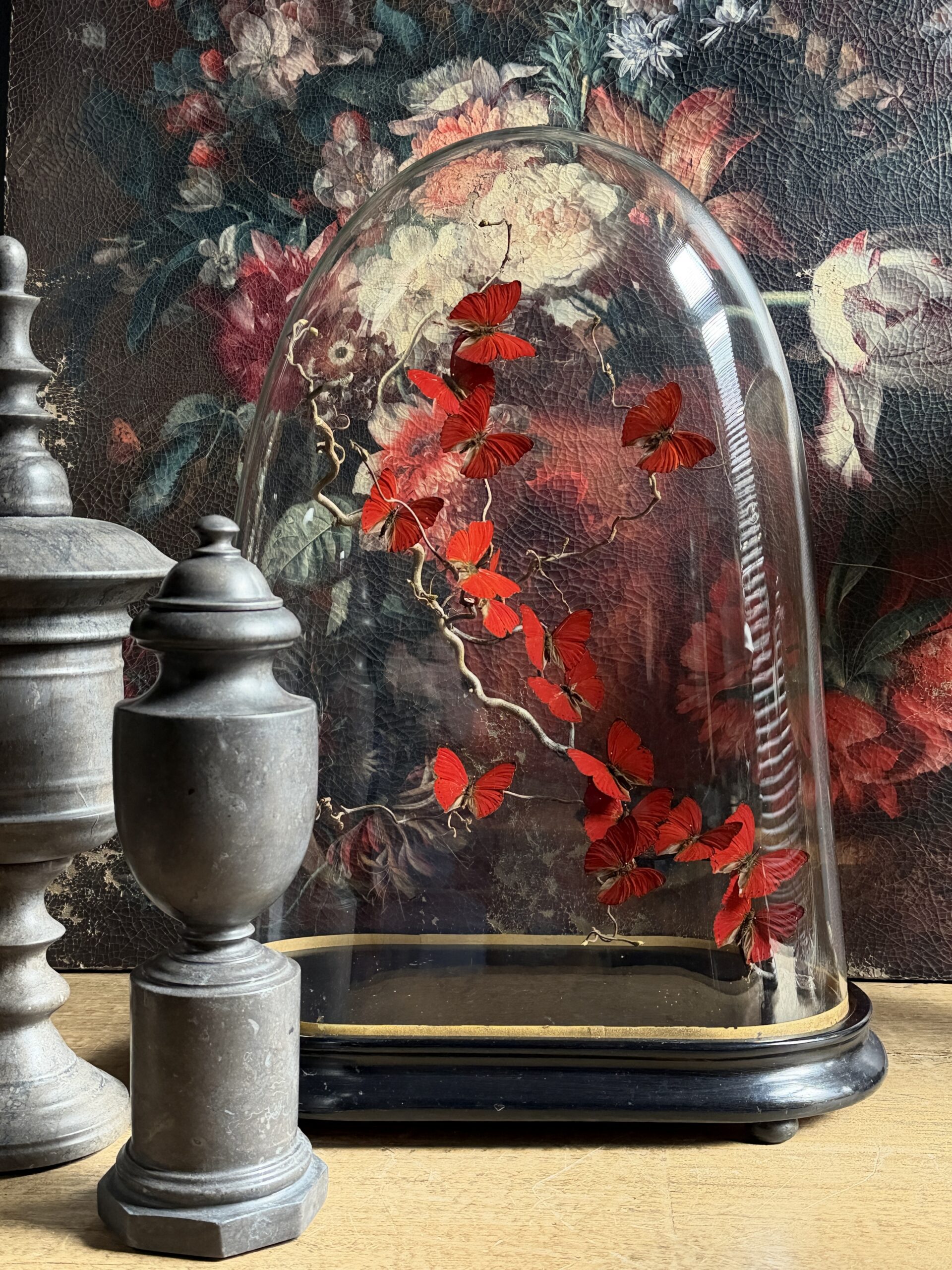 Stolp met rode vlinders Stolp met rode vlinders