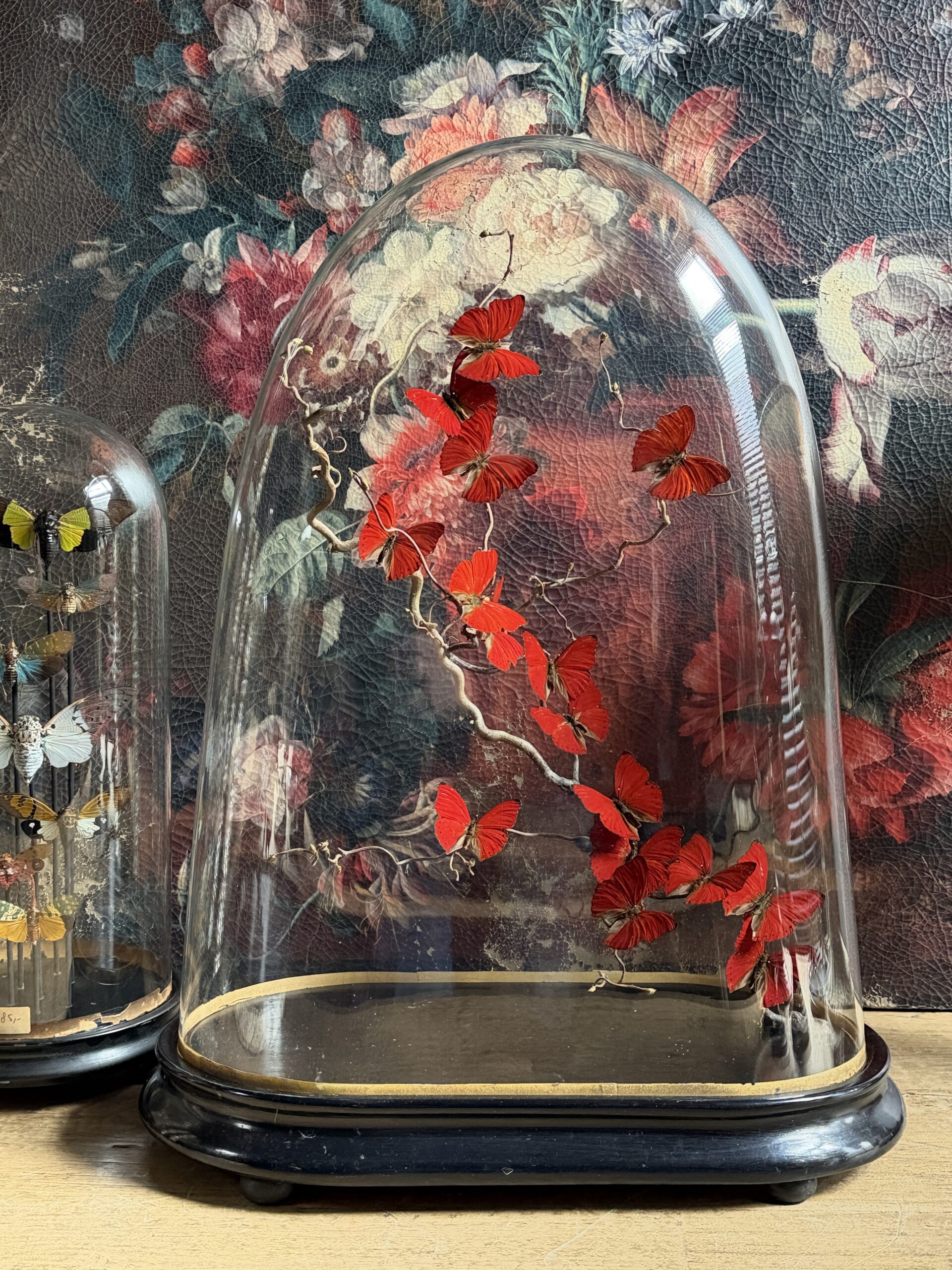 Stolp met rode vlinders Stolp met rode vlinders