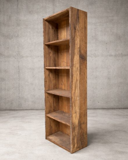 vakkenkast van oud eikenhout