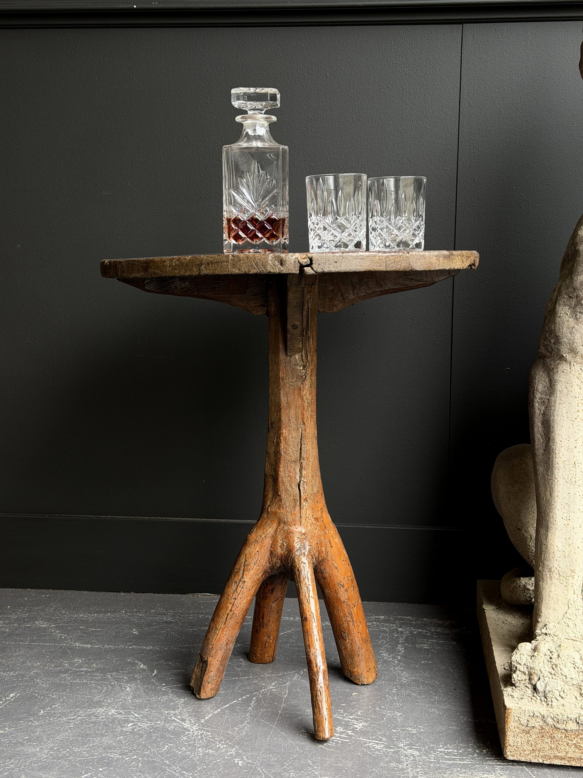 Antiek boomstronk tafeltje Antiek boomstronk tafeltje