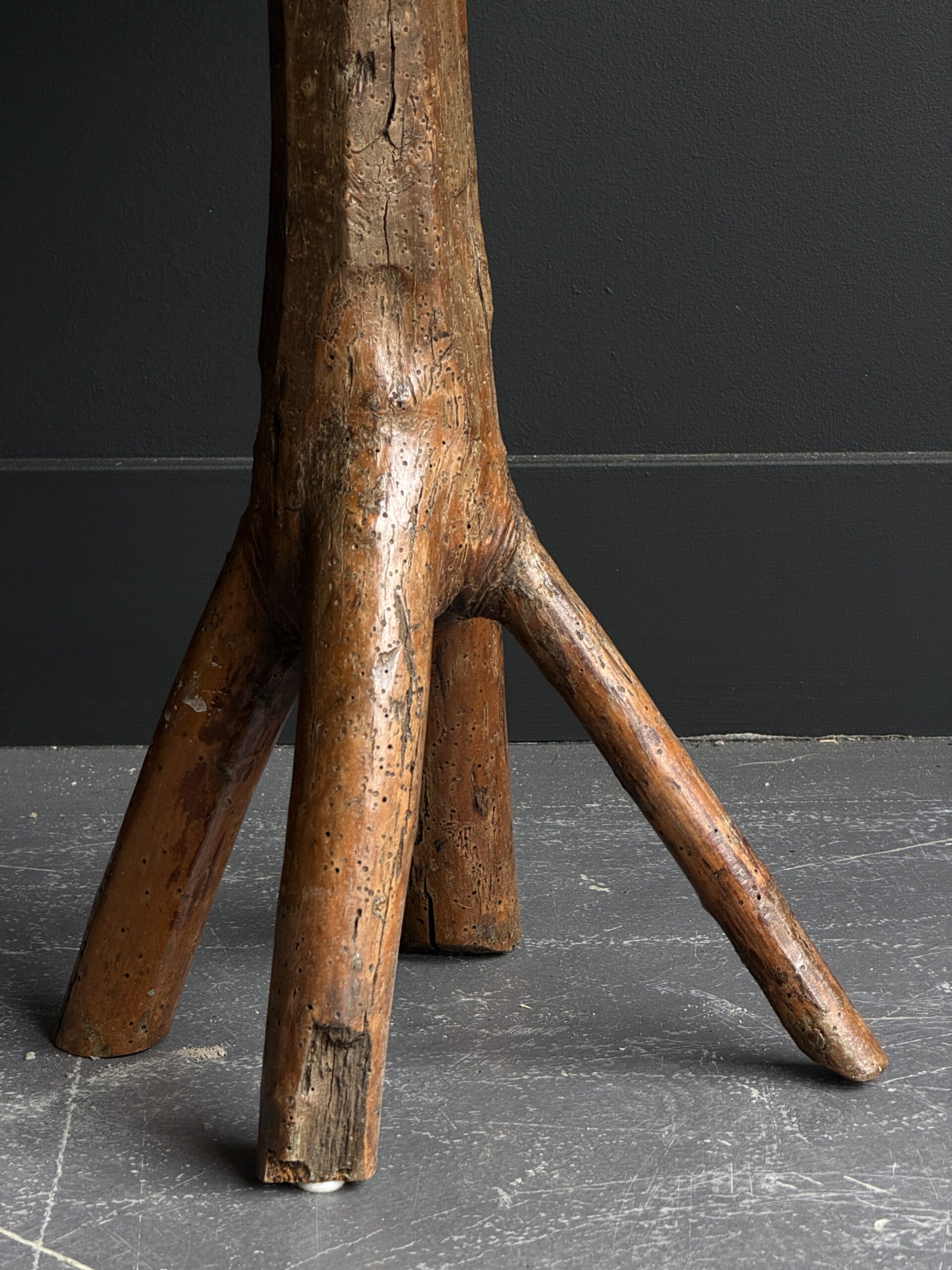 Antiek boomstronk tafeltje Antiek boomstronk tafeltje