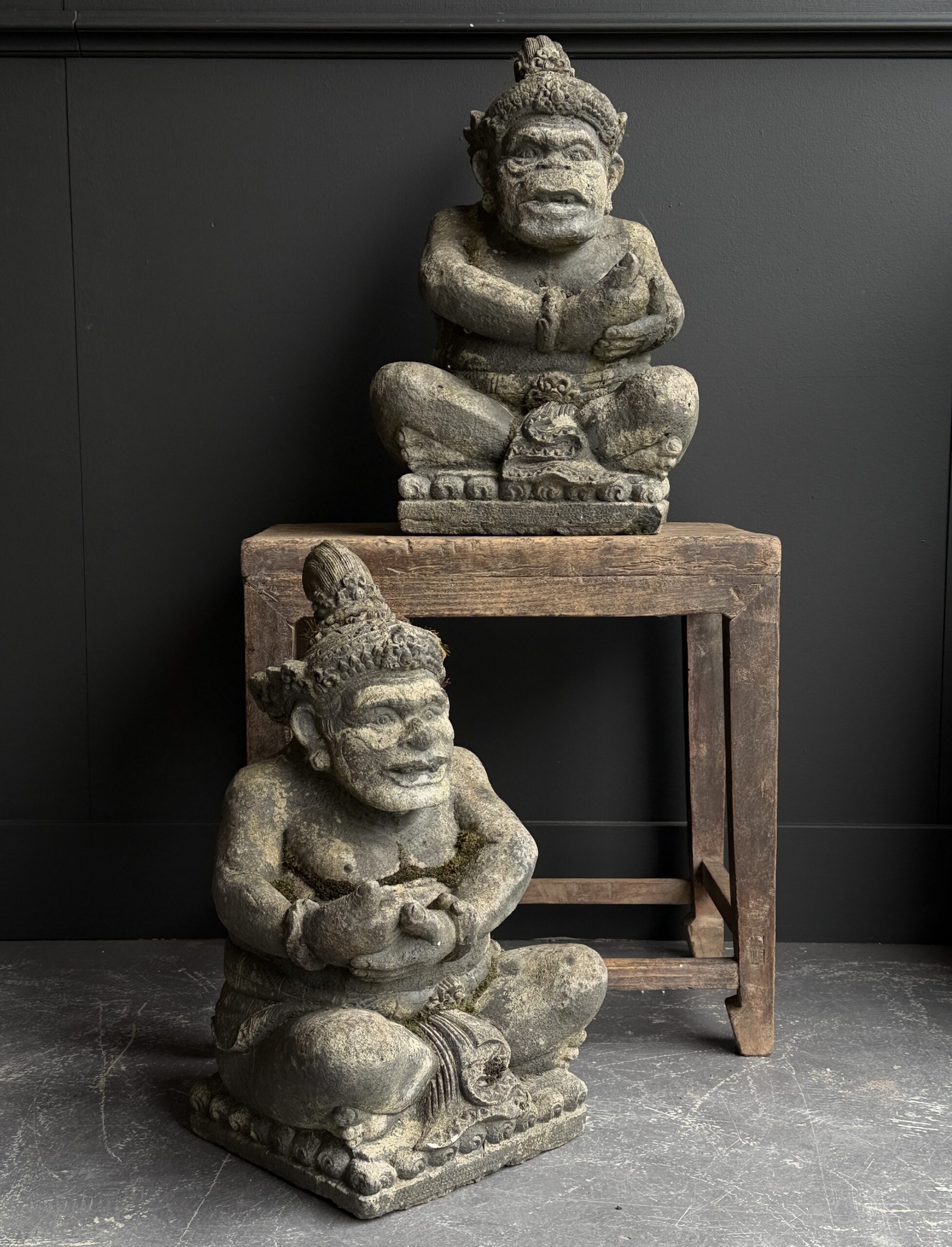 Oude beelden tempelwachters