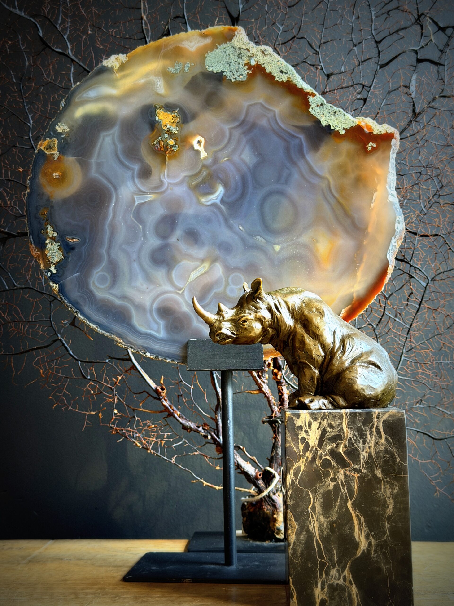 Schijf agaat op sokkel