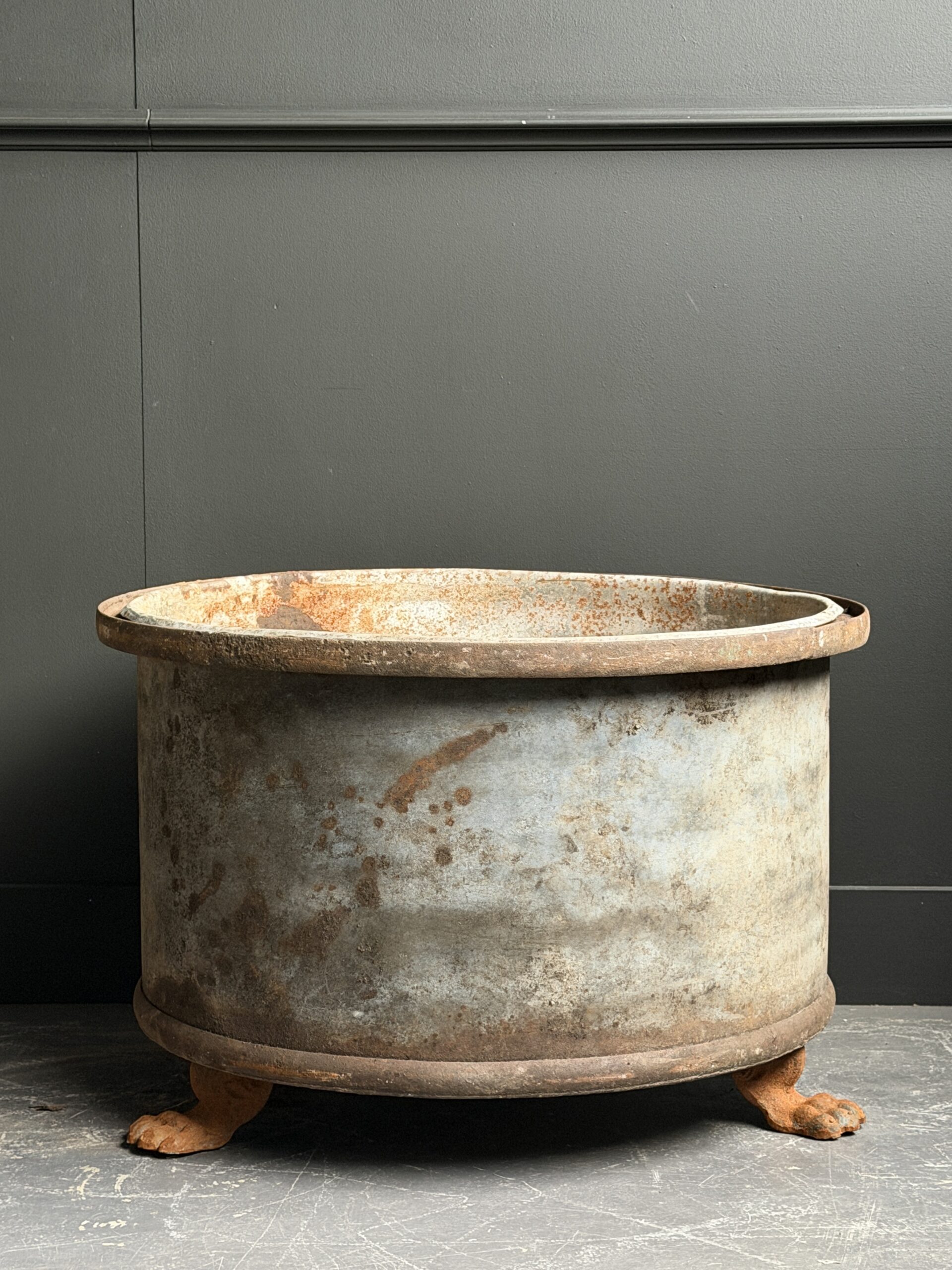 Oude zinken planters Oude zinken planters