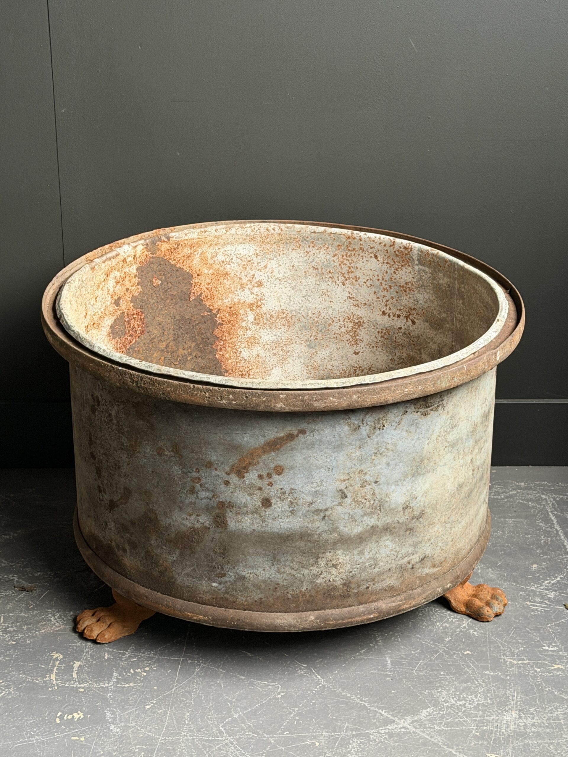 Oude zinken planters Oude zinken planters