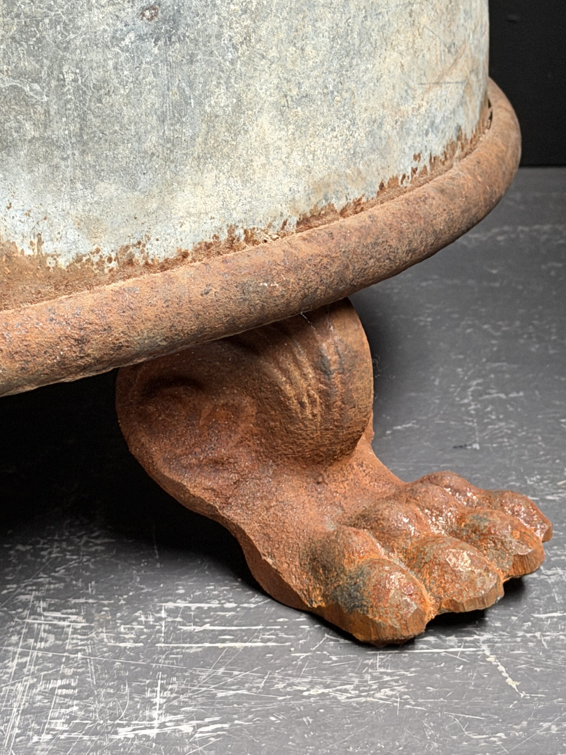 Oude zinken planters Oude zinken planters