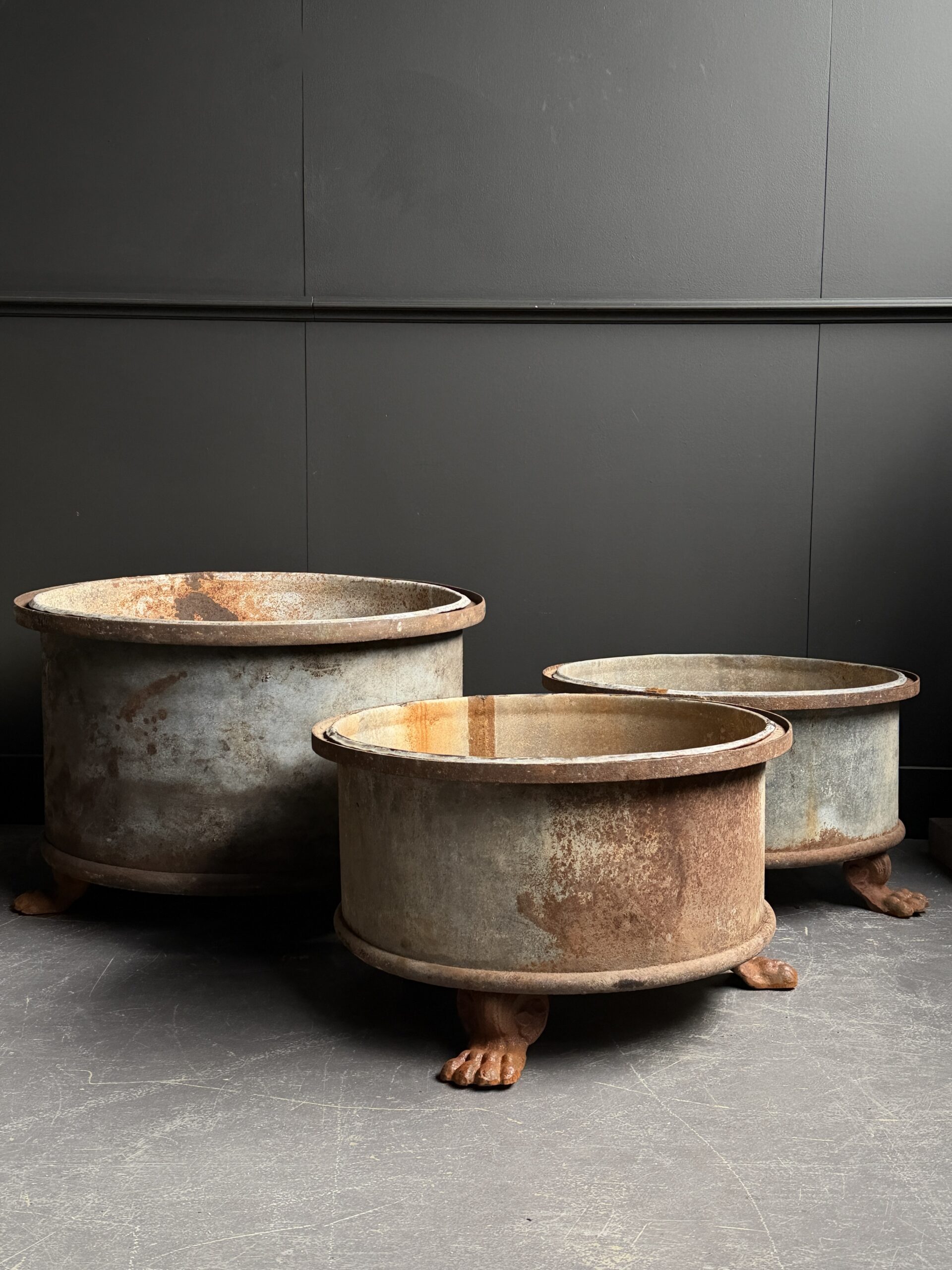 Oude zinken planters Oude zinken planters