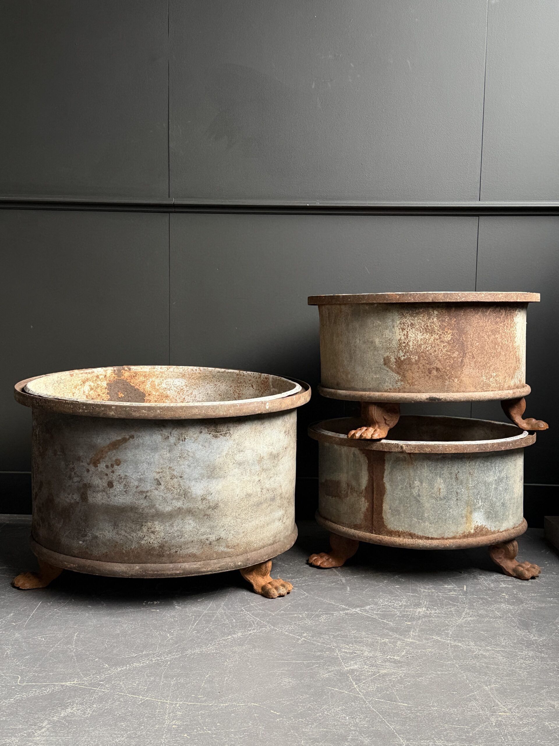 Oude zinken planters Oude zinken planters